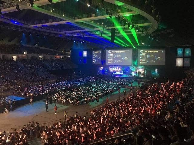 的方式吸引 的方式吸引